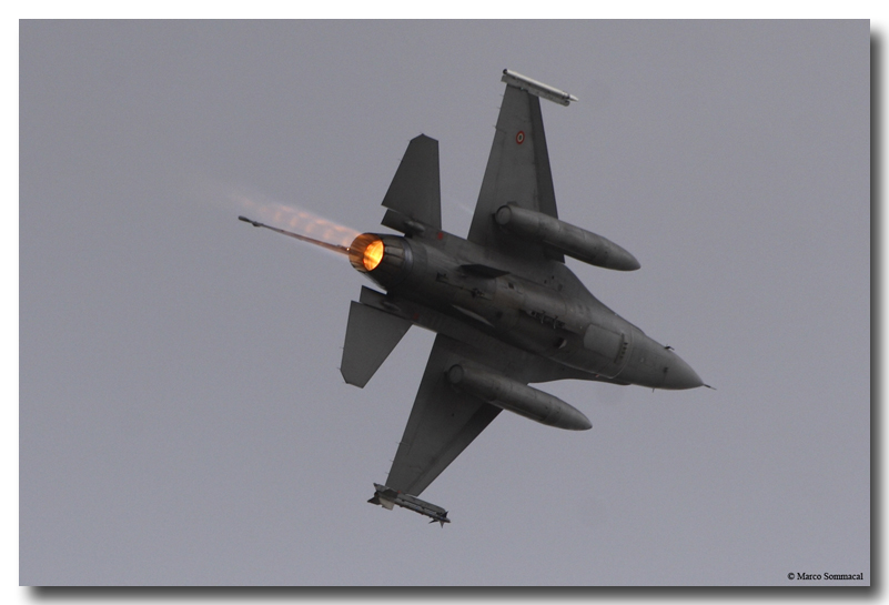 http://www.fotodigimarco.eu/Varie/F-16TO_bis.jpg