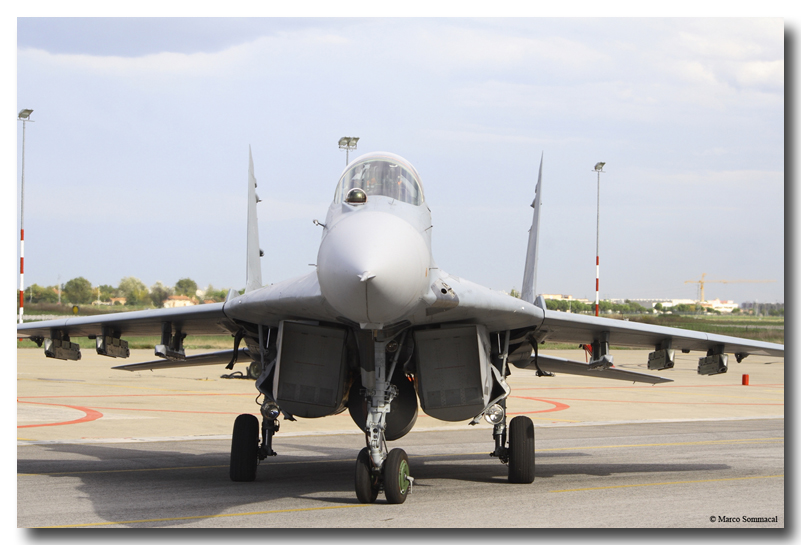 http://www.fotodigimarco.eu/Varie/MIG-29-21_eig.jpg
